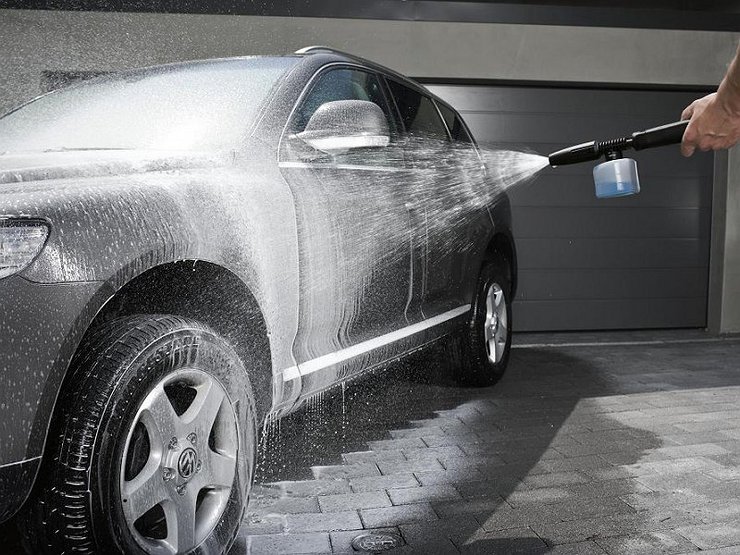 Как и где лучше мыть машину, чтобы не испортить кузовные элементы?