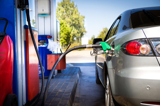 Как получить с АЗС компенсацию за плохой бензин?