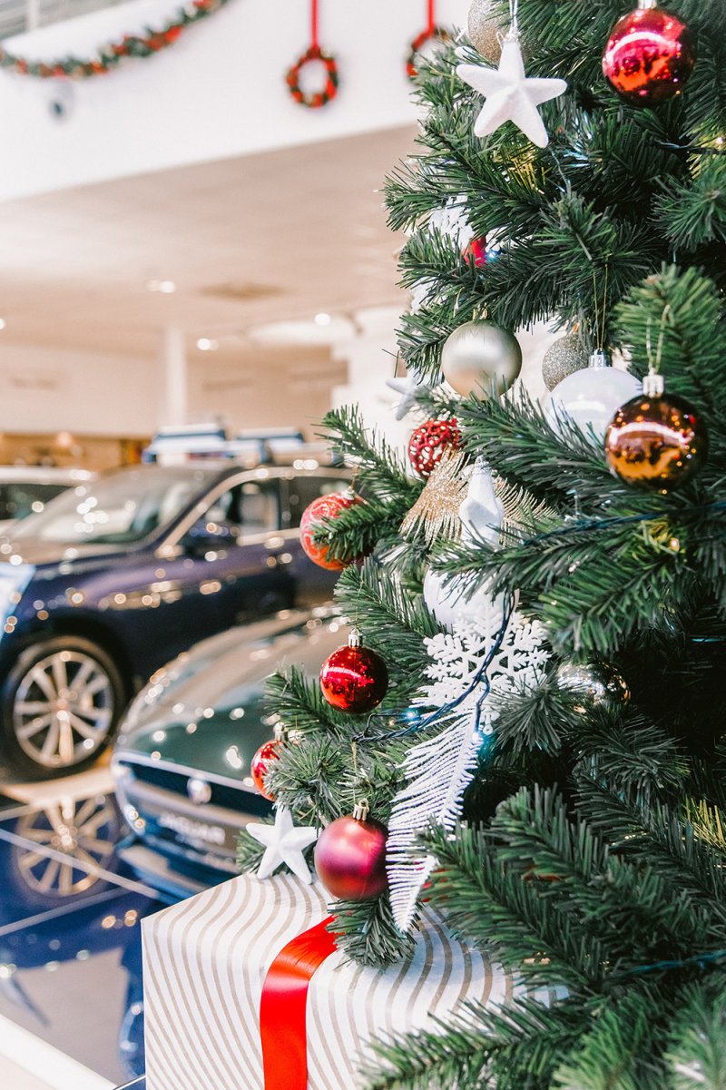 Преимущества и недостатки покупки авто на новогодней распродаже