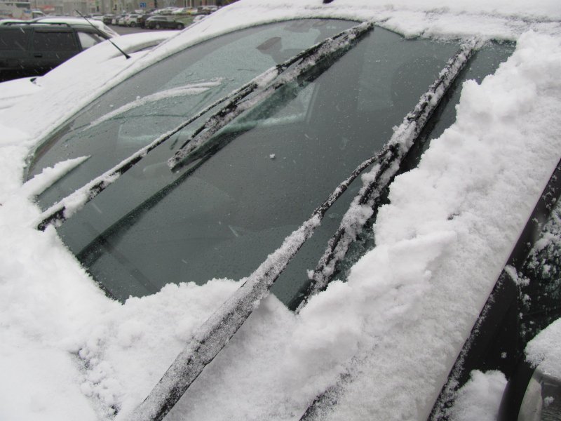 Чем зимние автомобильные щетки отличаются от летних? 