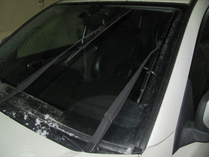 Как активировать сервисный режим стеклоочистителей на автомобиле для более легкой замены щеток на зимние?