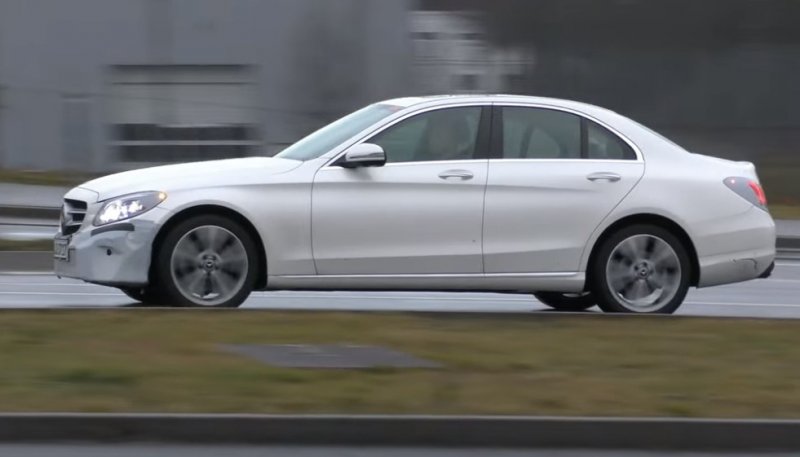 Концерн Mercedes-Benz завершил работы над модернизацией седана C200 EQ Boost