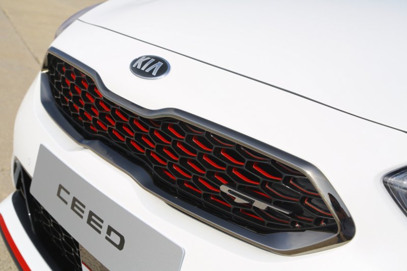 Новые Kia Ceed GT, GT-Line и ProCeed
