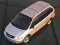 Chrysler Town & Country 2001 года