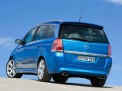 Opel Zafira OPC 2011 года