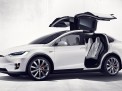 Tesla Model X 2015 года