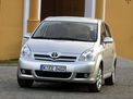 Toyota Corolla Verso 2004 года