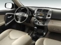 Toyota RAV4 2013 года