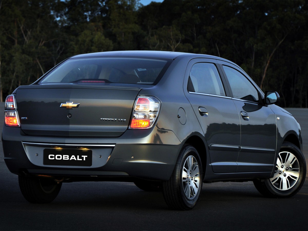 Chevrolet Cobalt 2015 года.