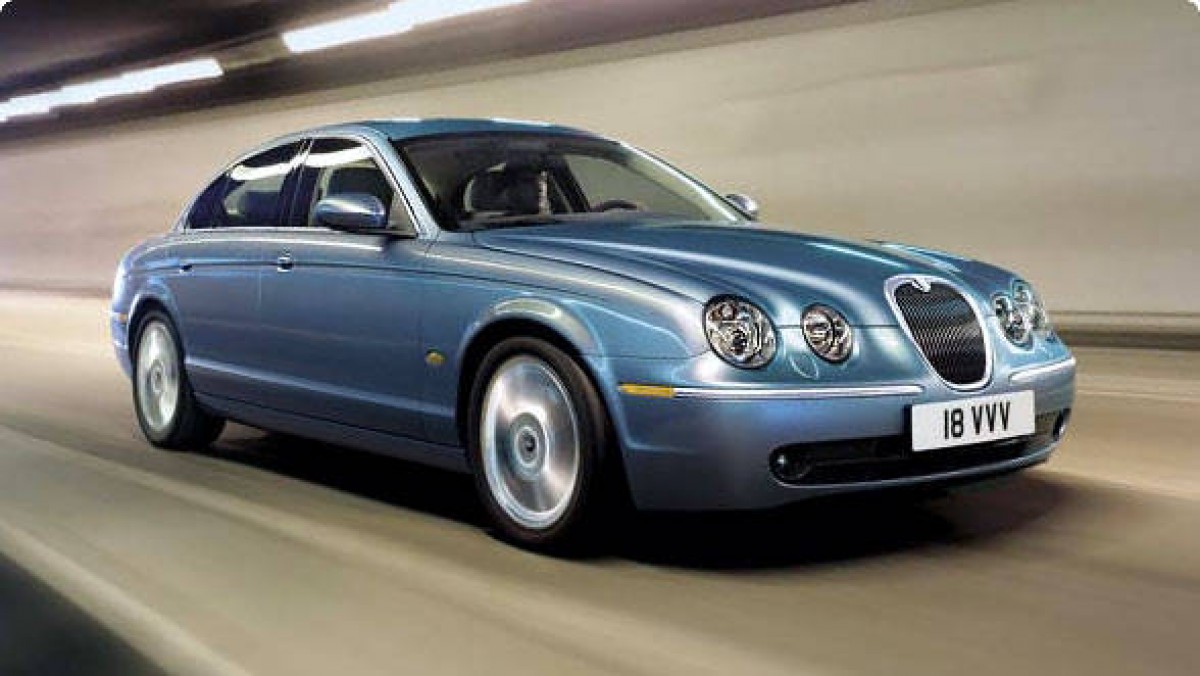 Характеристики jaguar. Jaguar s Type 4.2. Jaguar s-Type 4.2 at, 2003. Jaguar s-Type 2.5 2002 года. Английские седаны.