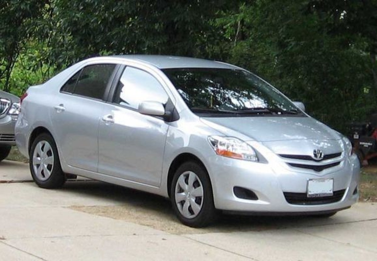 Toyota yaris sedan 2012