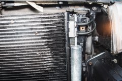Как устранить течь радиатора автомобиля?