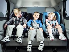 Как безопасно перевозить детей в автомобиле?