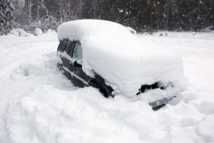 Как правильно очищать автомобиль от снега и льда?