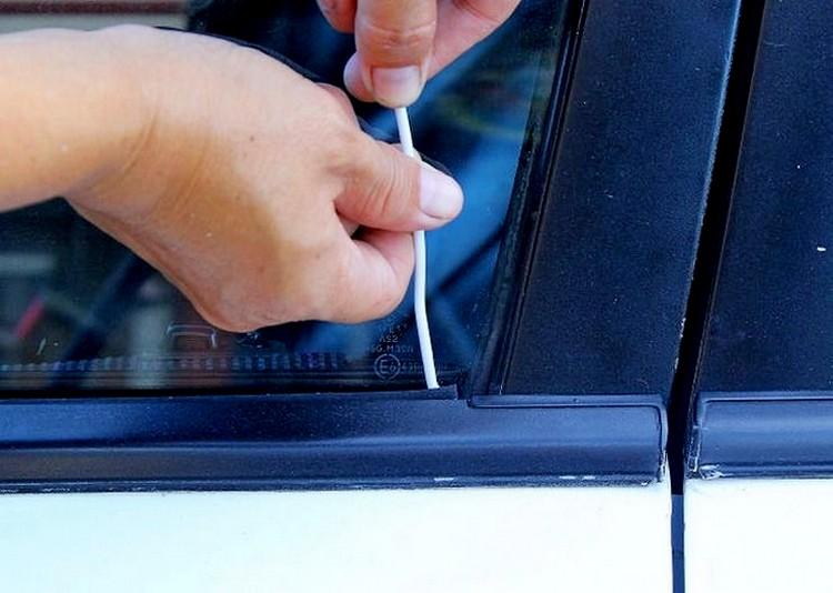 Как открыть автомобиль без ключа?