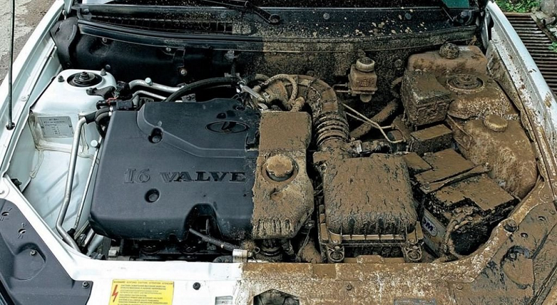 Нужно ли мыть двигатель автомобиля после зимы и как правильно выполнять такую работу