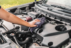 Почему двигатель автомобиля лучше всего мыть летом?