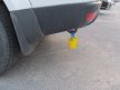 Для чего водители вешают сзади автомобиля маленькое ведёрко?
