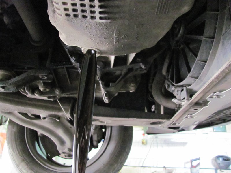 Обязательно ли менять прокладку на сливной пробке поддона при замене масла в двигателе?