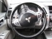 Для чего многие автовладельцы оставляют руль в перевернутом положении?