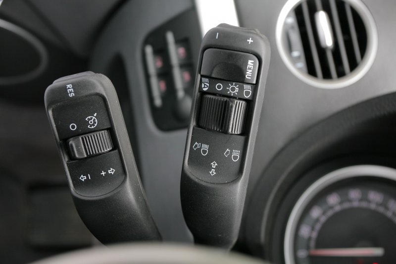 О назначении каких кнопок в автомобиле зачастую не догадываются их владельцы