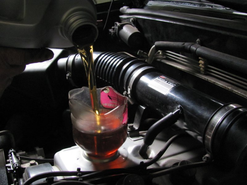 Потрібне промивання двигуна при стандартній заміні масла?