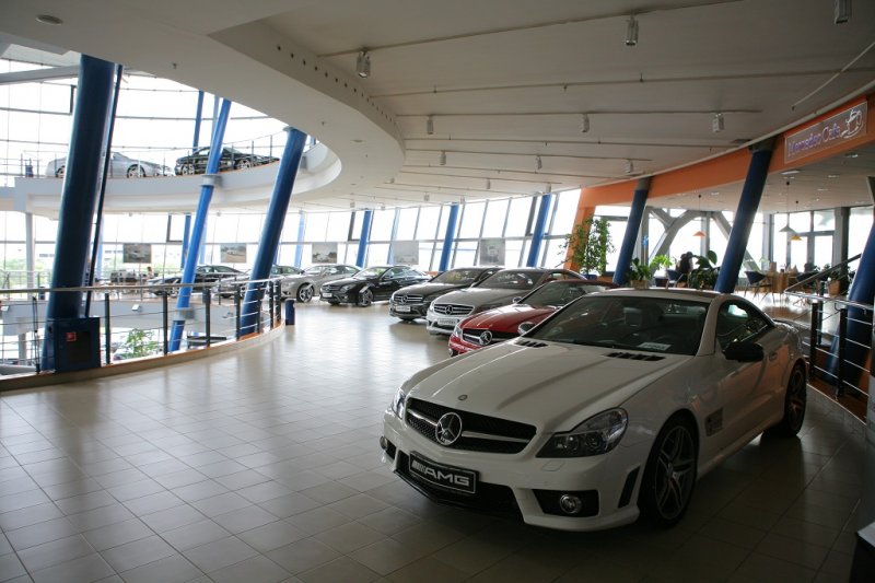 Как «разводят» покупателей в автомобильных салонах?