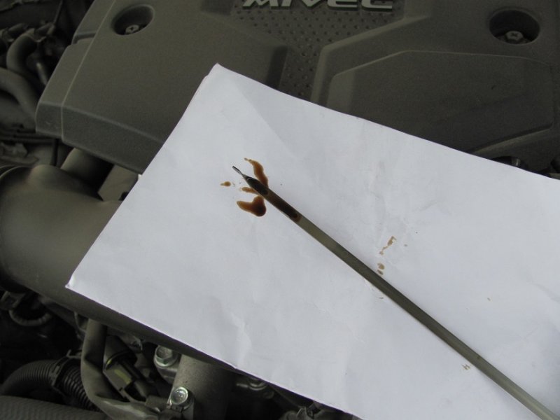 Как много может потреблять, «жрать» двигатель автомоторного масла?