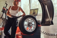 Зачем проводят балансировку колес?