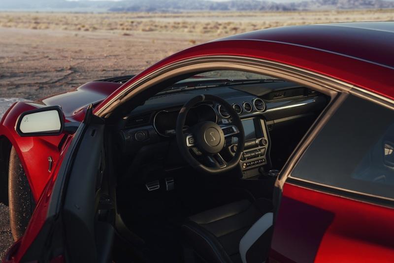 Спортивное купе Ford Mustang Shelby GT500 2019 года