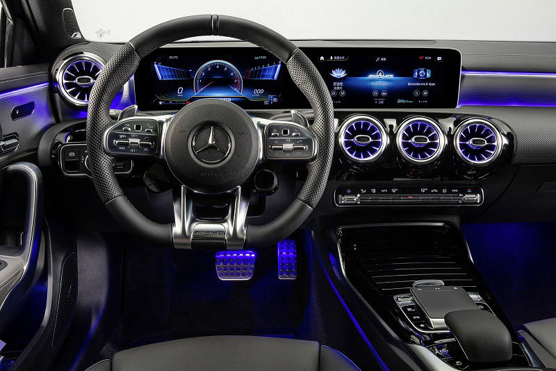 Mercedes-Benz AMG A35 L в версии 2020 года