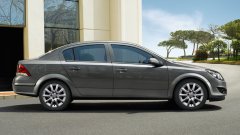 Opel Astra Family седан 2014