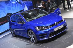 Volkswagen Golf R 2015: Усовершенствованный хетчбек