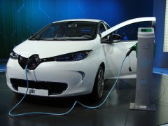 Новый двигатель сократит потери Renault на продажах электромобилей