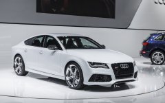 Компания Audi анонсировала продажи A4 в России
