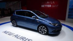 Toyota представила в Женеве абсолютно новый турбомотор на обновленном Auris
