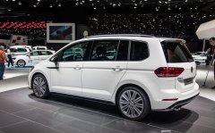 Volkswagen представил пакет R-Line для обновлённого Touran