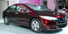 Honda показала серийную версию водородного автомобиля