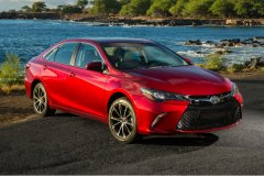 Toyota Camry 2017 получит новый салон и усовершенствованный двигатель