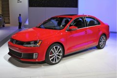 Новая трансмиссия и повышенная безопасность Volkswagen Jetta 2017