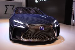 Роскошный седан Lexus LS 2017 появится на рынке в трех версиях