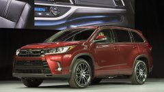 Toyota Highlander 2017: обновление кроссовера