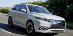 Mitsubishi Outlander PHEV 2017: что обновилось в гибридной новинке?