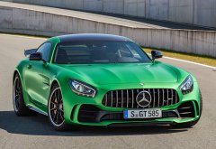 Mercedes–AMG GT R 2017: что изменилось в спорткаре?