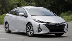 В марте 2017 года стартуют продажи хэтчбека Toyota Prius