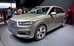 Audi Q7 e-tron 2017: что изменилось?