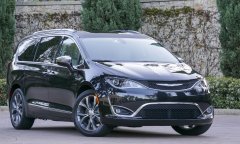 Chrysler Pacifica 2017: что изменилось?