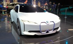 BMW показала во Франкфурте свой новый электрический седан