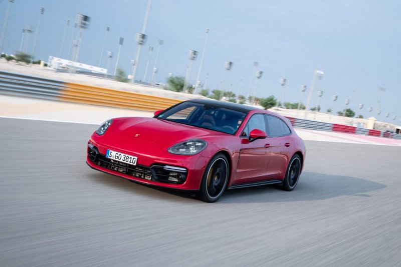 Внедорожники Porsche стали бестселлерами продаж