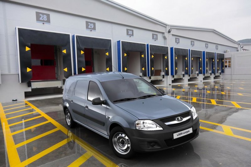 Модификации модели Lada Largus представлены разными кузовами и вариантами двигателей в зависимости от года выпуска: